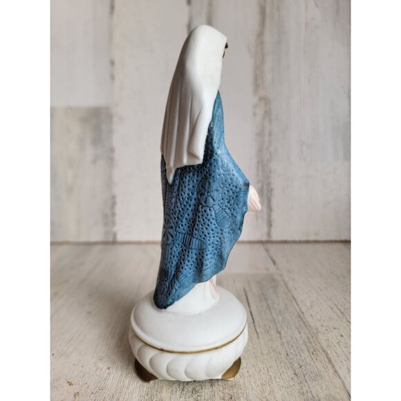Vintage religious Virgin Mary blue robe statue figure Xmas decor - Picture 3 of 7